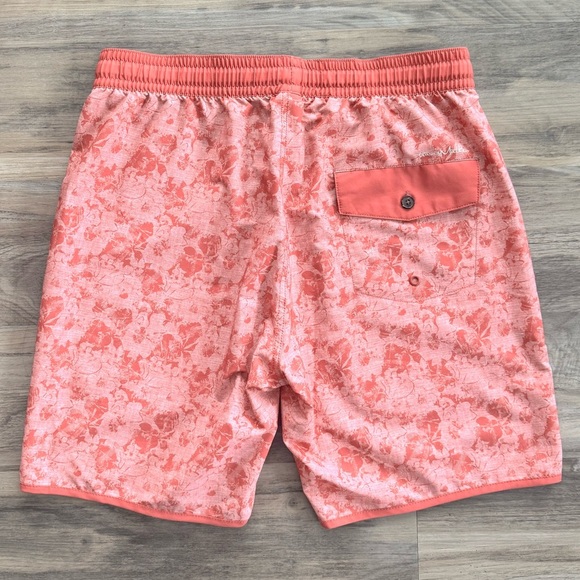 Travis Mathew | Floral Boardshoets - Picture 2 of 4